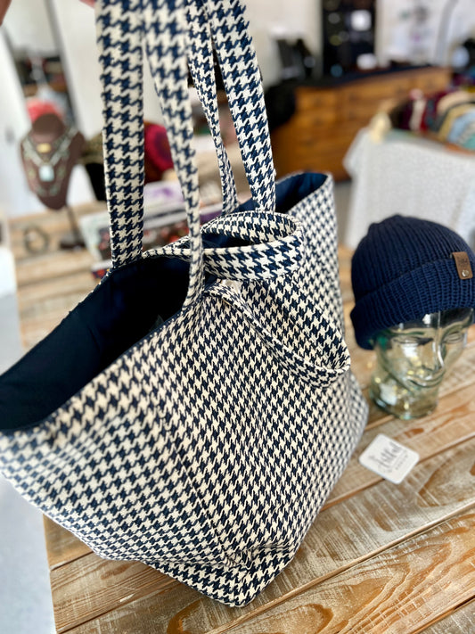The Everything Tote! Navy Houndstooth