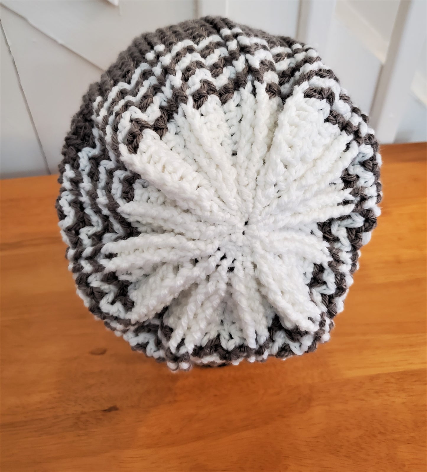 Unisex winter slouchy hat with stripes
