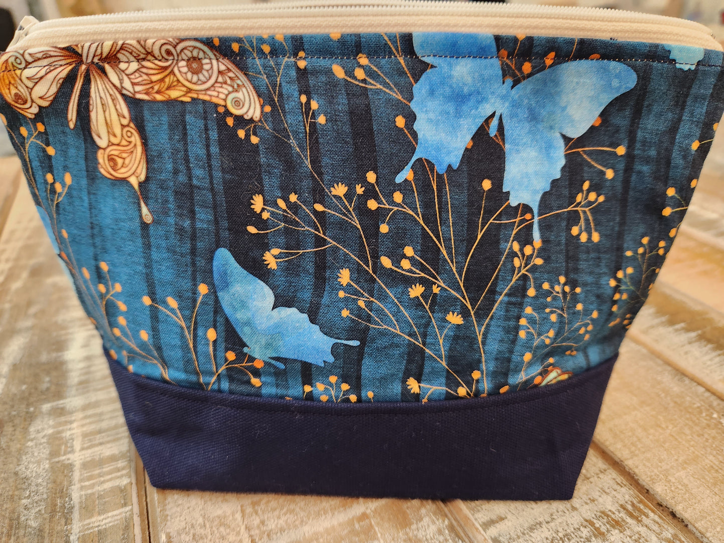 Two-tone butterfly zipper pouch