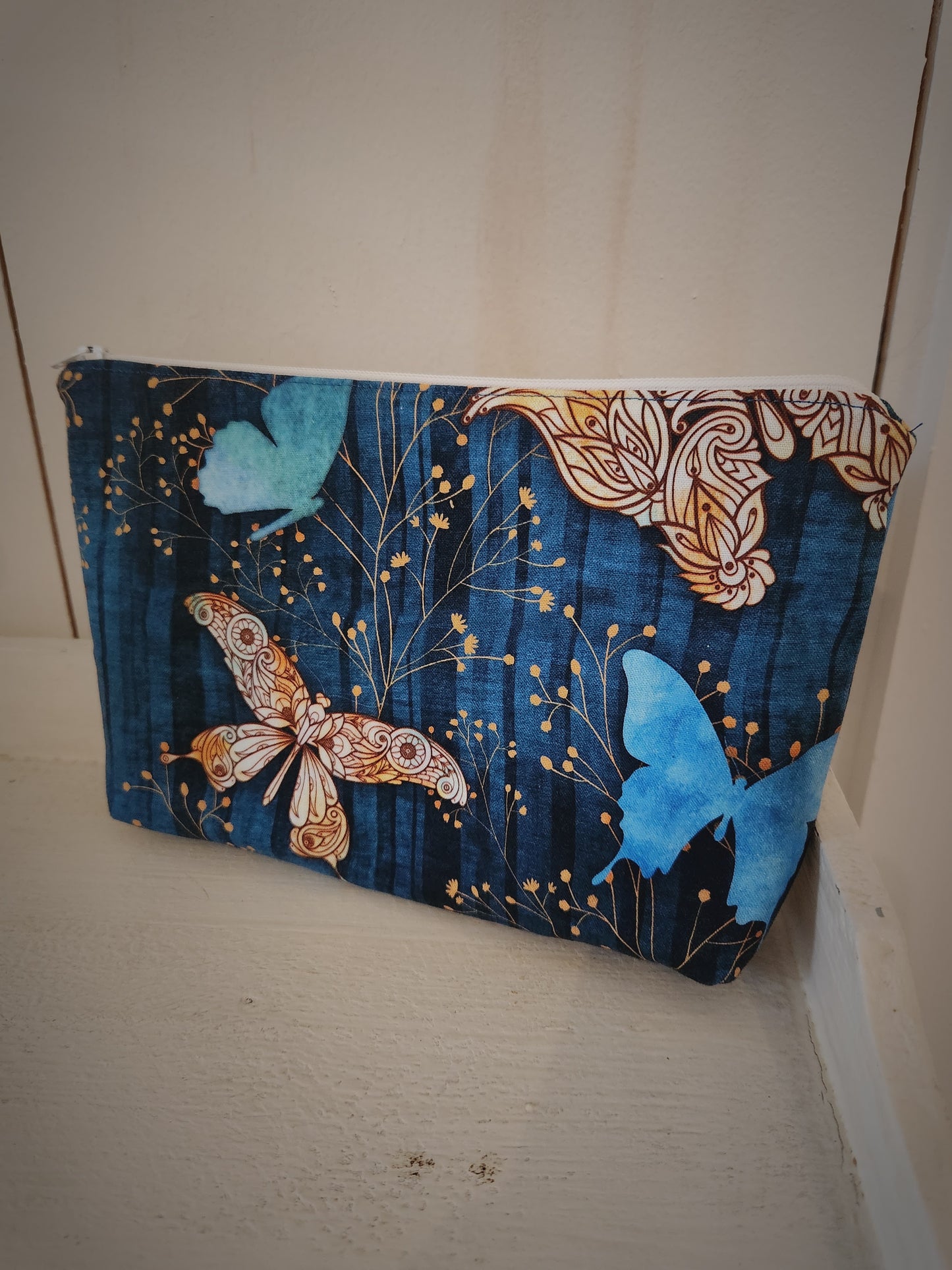 Butterfly zipper pouch