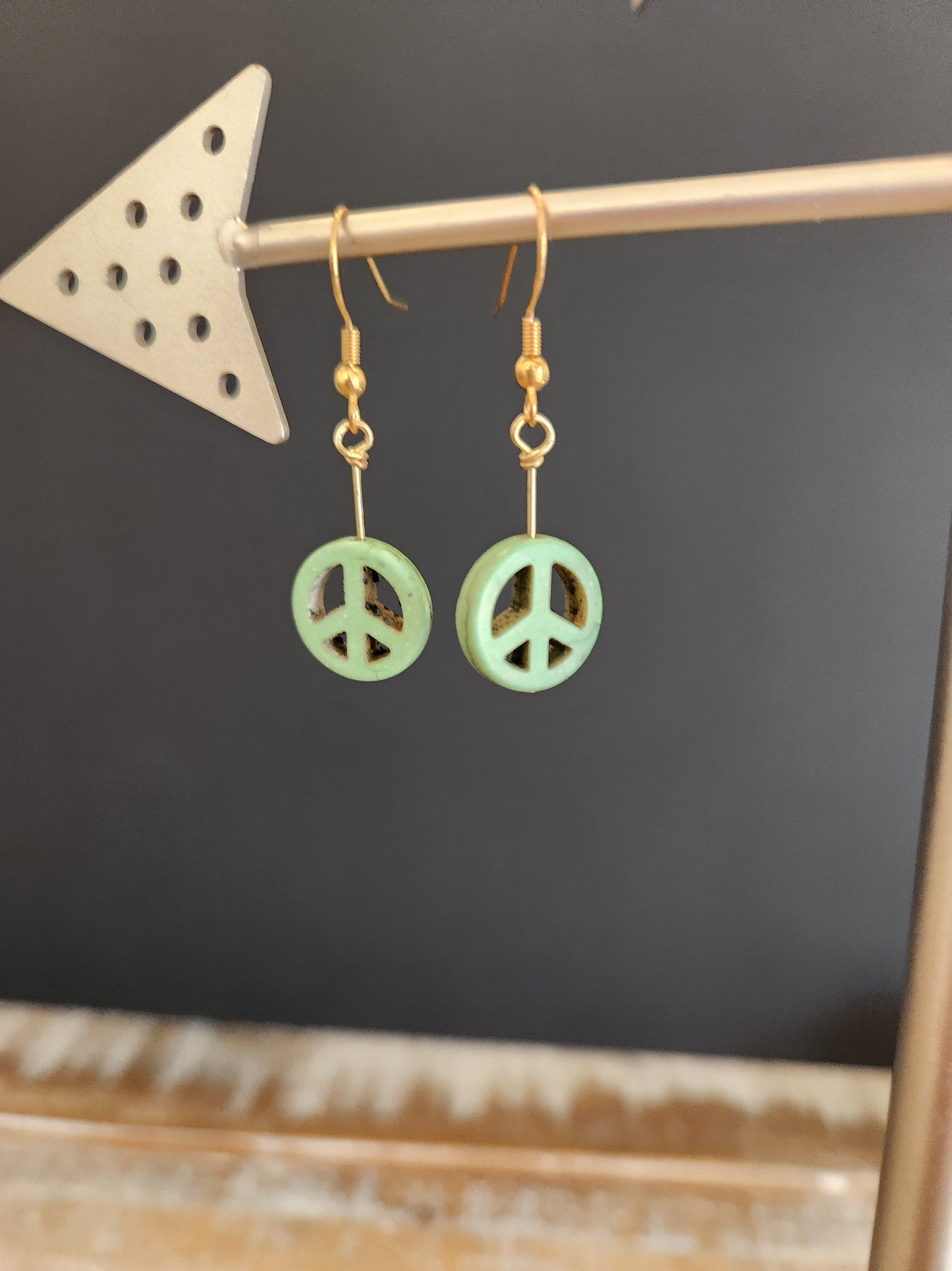 Peace sign Earrings - Gold & Green